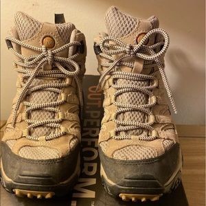 Merrell Women’s Moab Ventilator Mid Taupe Vibram Boots J86592 Size 7.5 Hiking